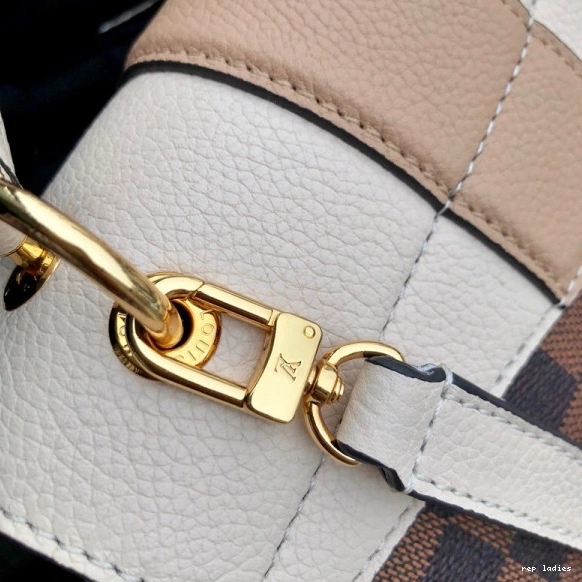 Cheap Clapton Vuitton Louis Backpack 0708